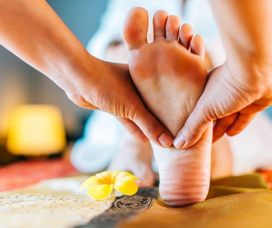 Discover the Benefits of Foot Massage and How to Give One