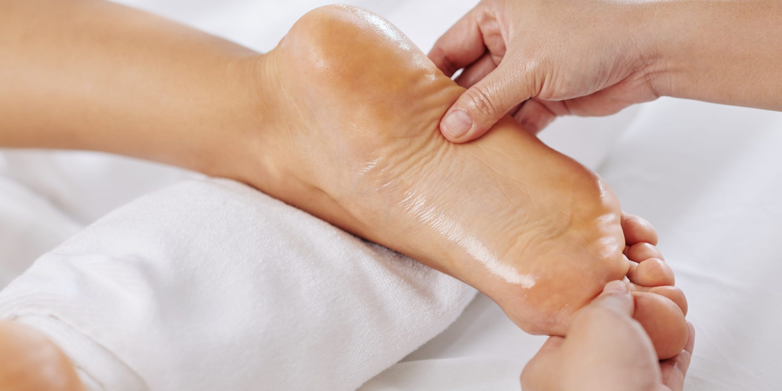 Discover the Benefits of Foot Massage and How to Give One