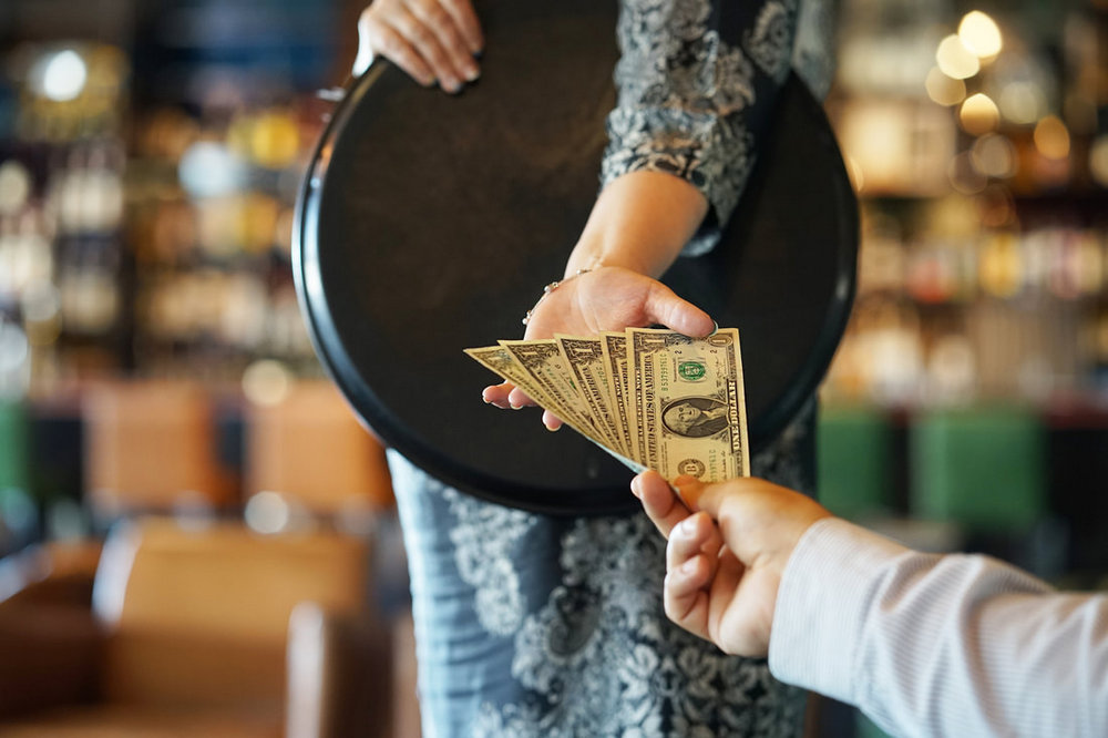 Masseuse Tipping: How Much to Tip for a Massage?