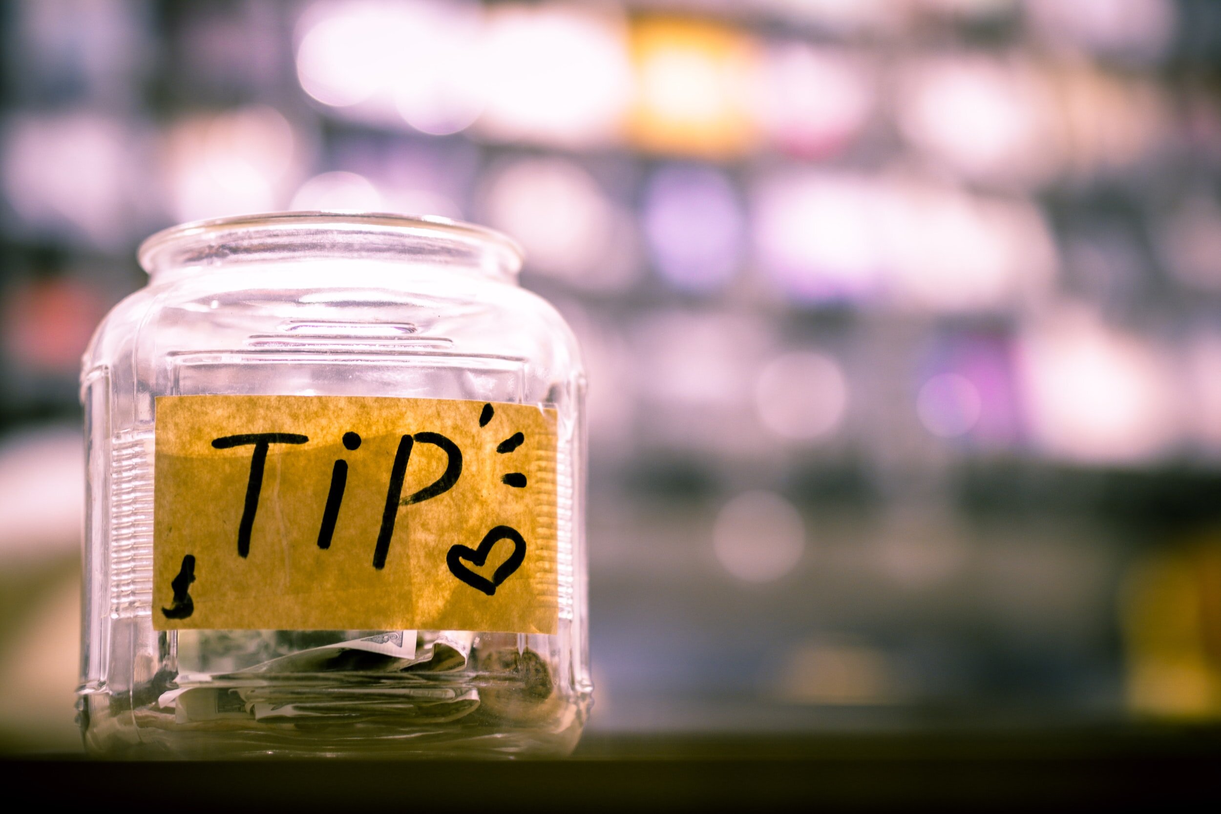 masseuse-tipping-how-much-to-tip-for-a-massage-68419dba04521.jpg